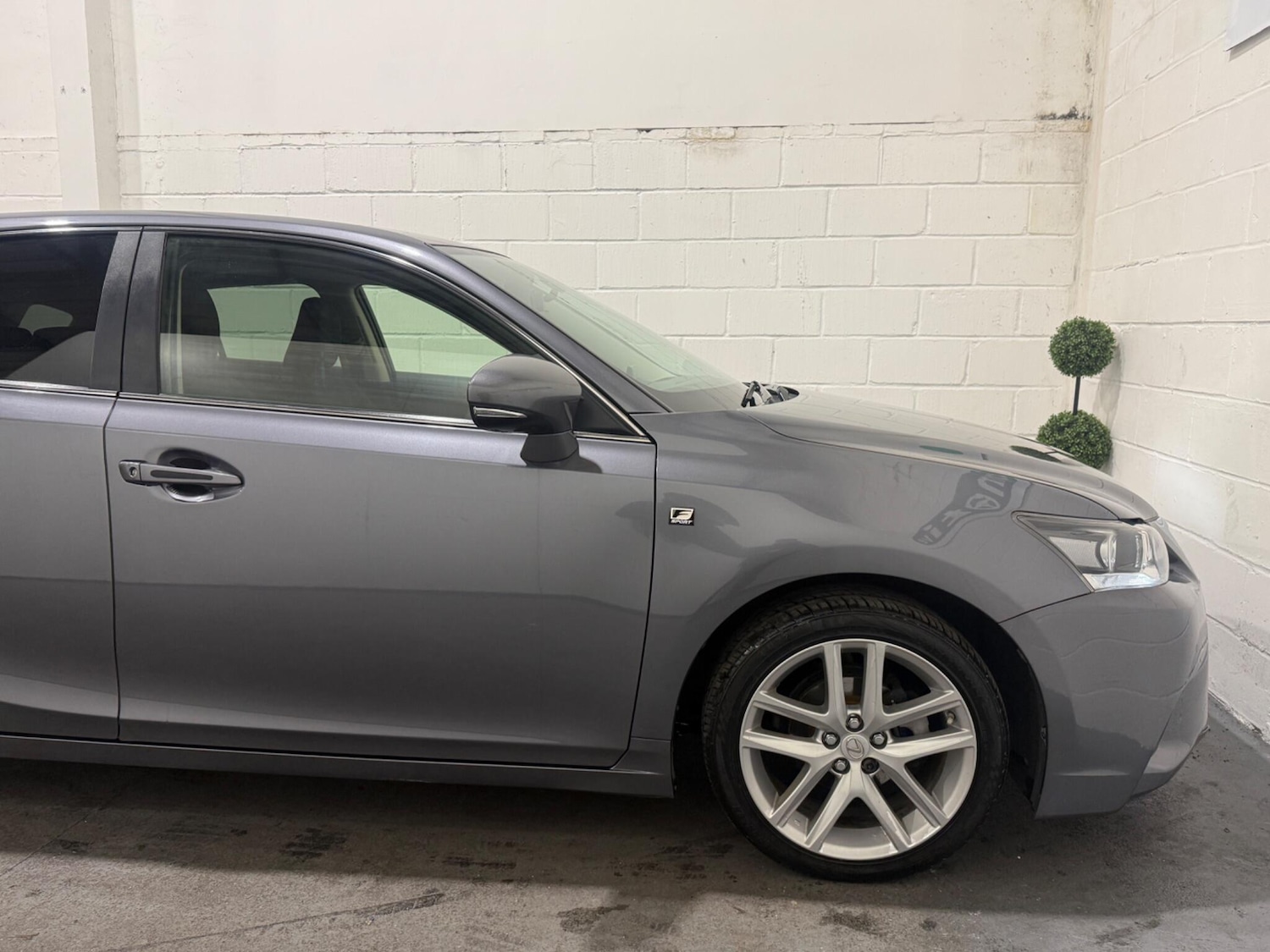 Used Lexus CT 2015 for sale - 77550228: Photo 5