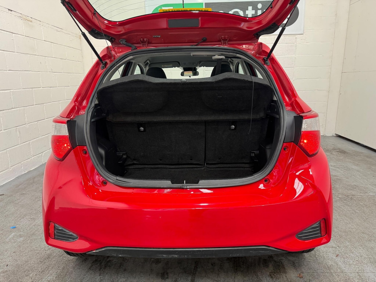 Used Toyota Yaris 2020 for sale - 76995258: Photo 47