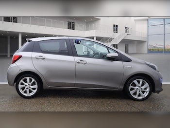 Used Toyota Yaris 2015 for sale - 76484730: Photo