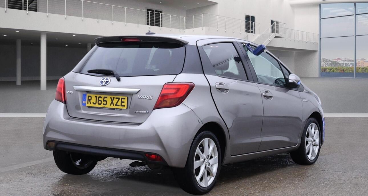 Used Toyota Yaris 2015 for sale - 76484730: Photo 4