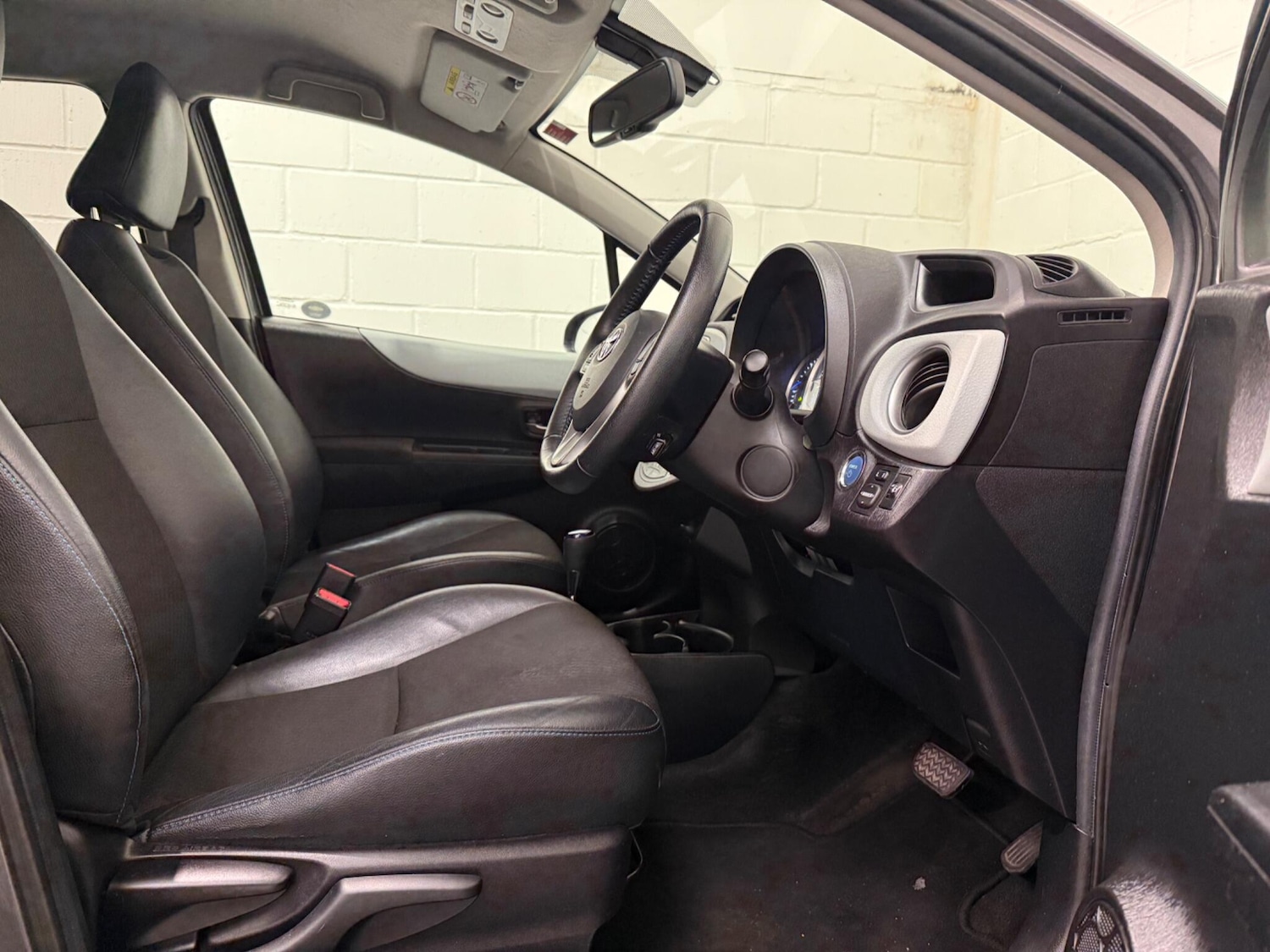 Used Toyota Yaris 2013 for sale - 77101911: Photo 15