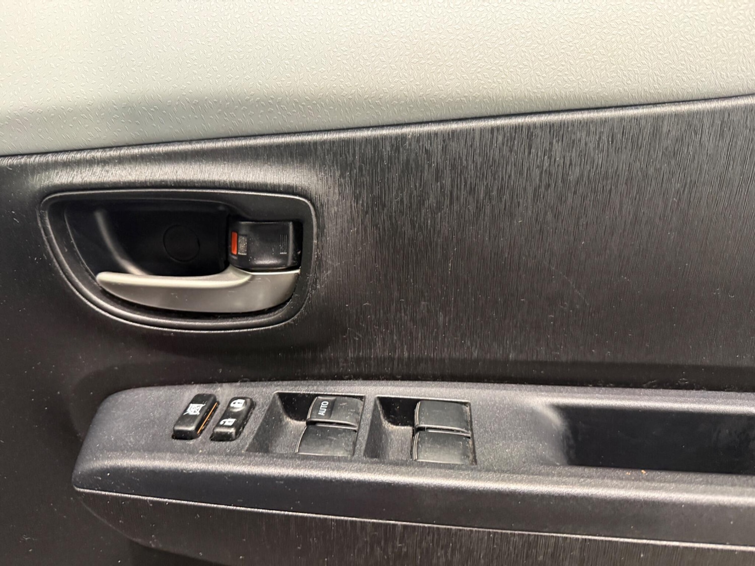 Used Toyota Yaris 2013 for sale - 77101911: Photo 23