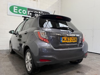 Used Toyota Yaris 2013 for sale - 77101911: Photo