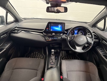 Used Toyota C-HR 2018 for sale - 79087555: Photo