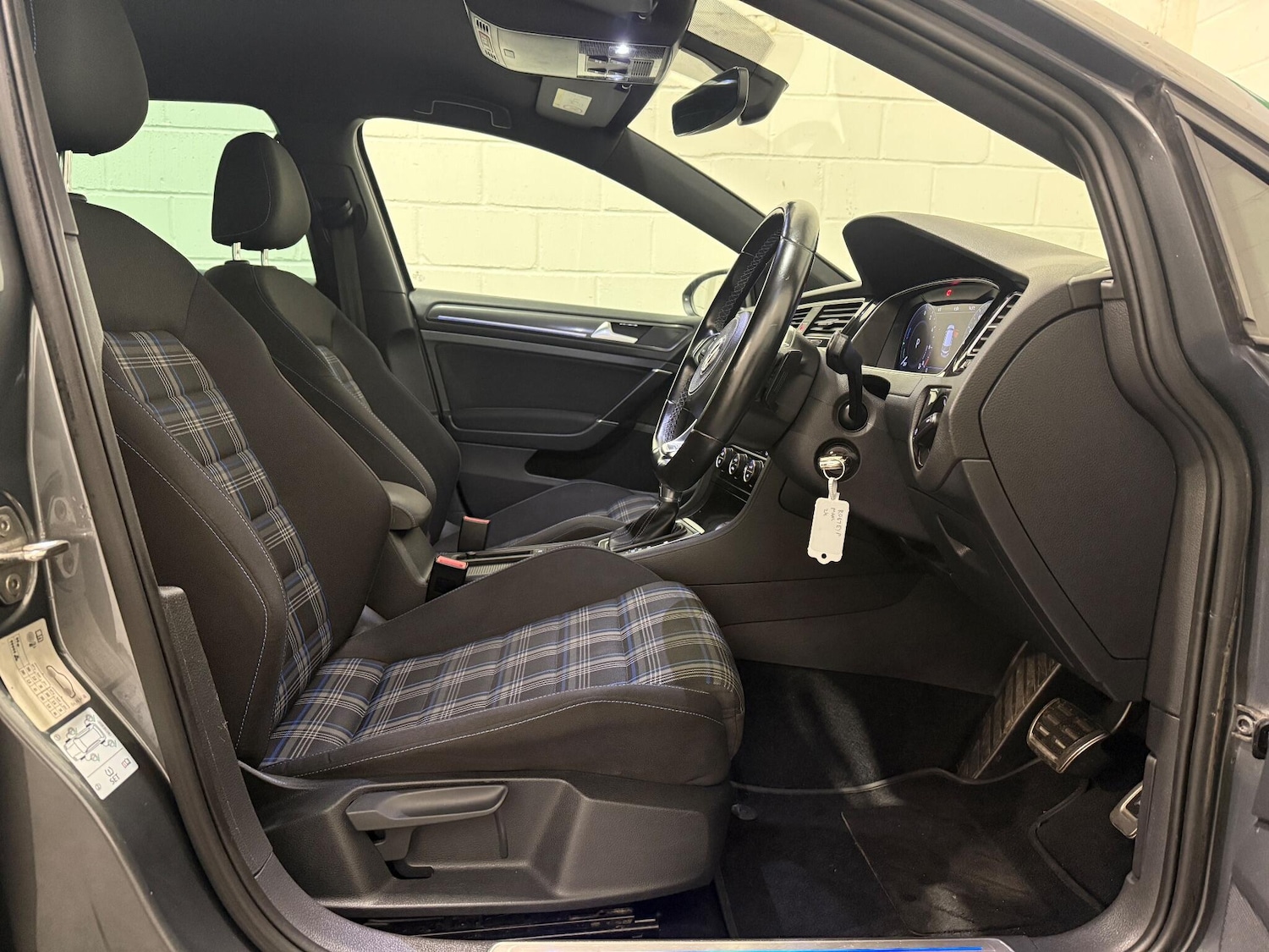 Used Volkswagen Golf 2017 for sale - 76538569: Photo 18