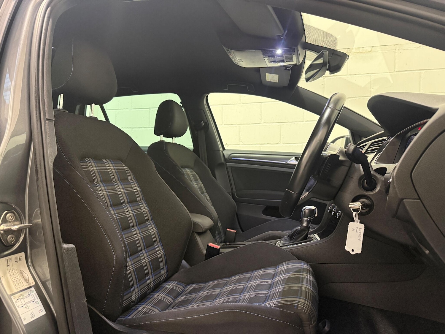 Used Volkswagen Golf 2017 for sale - 76538569: Photo 19