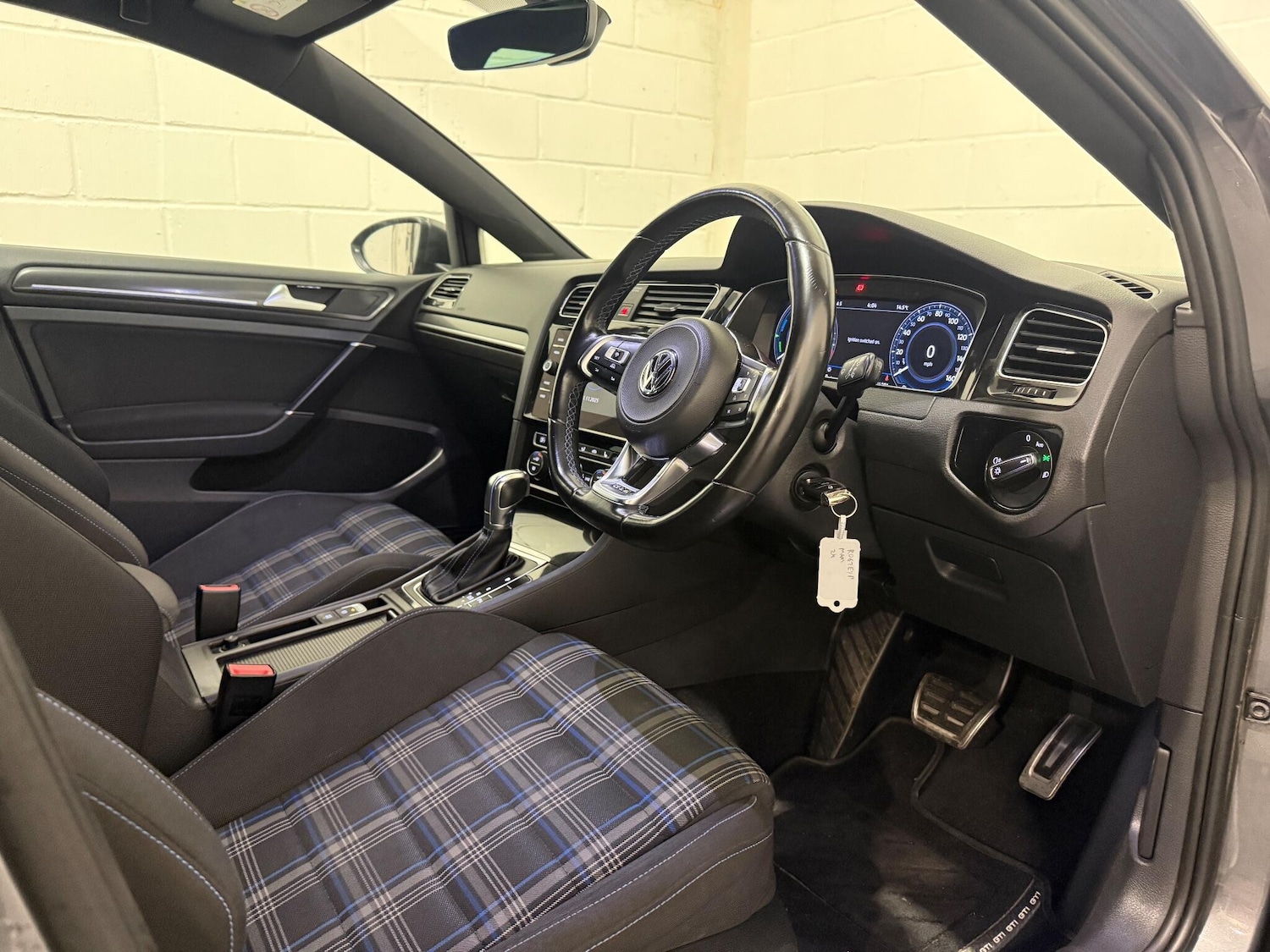 Used Volkswagen Golf 2017 for sale - 76538569: Photo 20