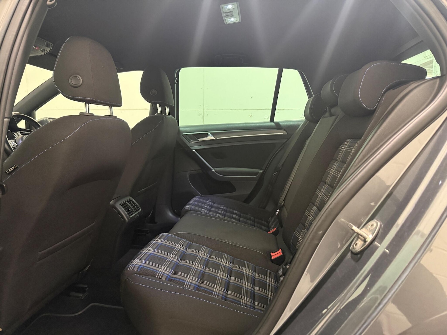 Used Volkswagen Golf 2017 for sale - 76538569: Photo 24