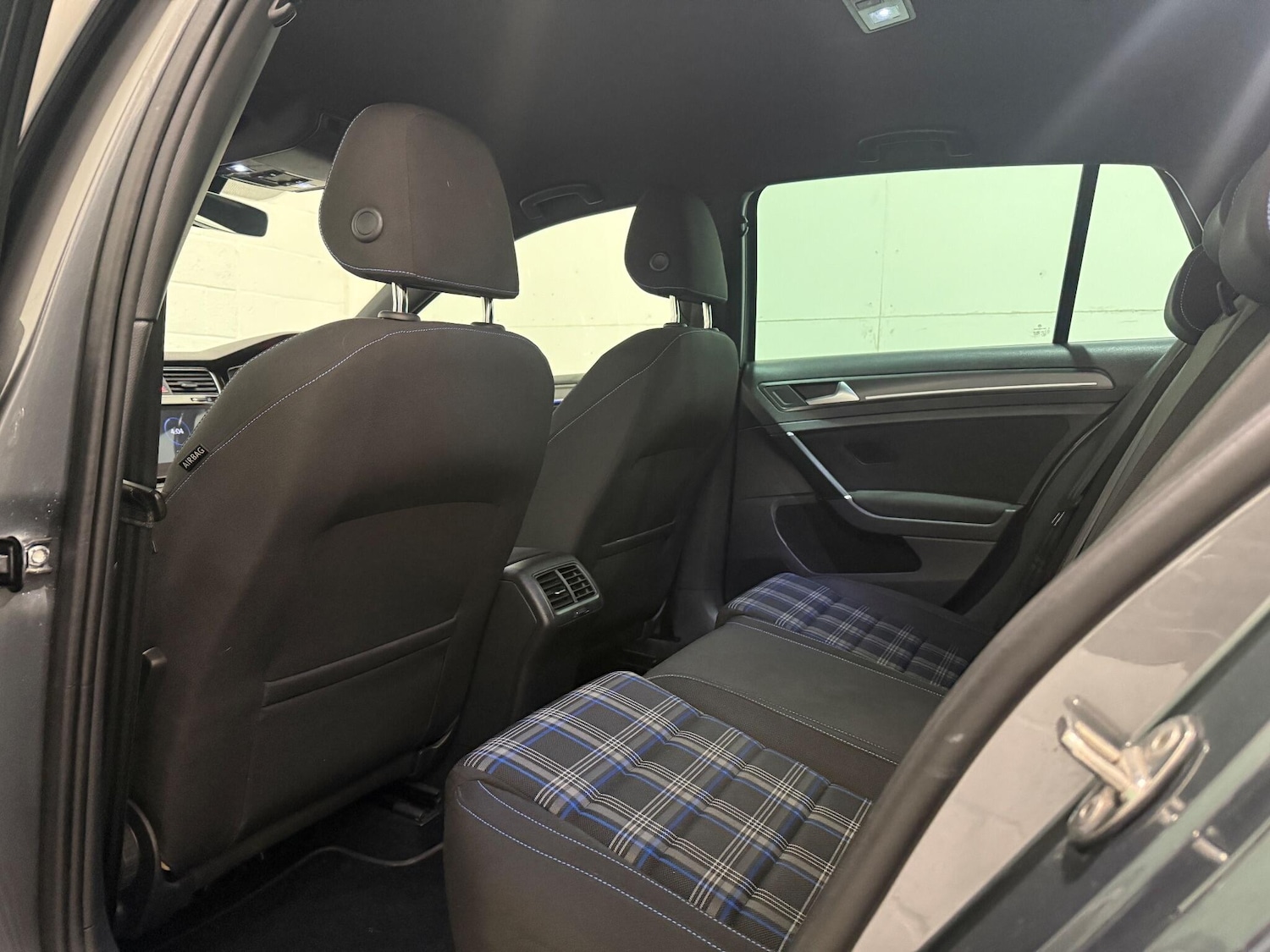 Used Volkswagen Golf 2017 for sale - 76538569: Photo 26