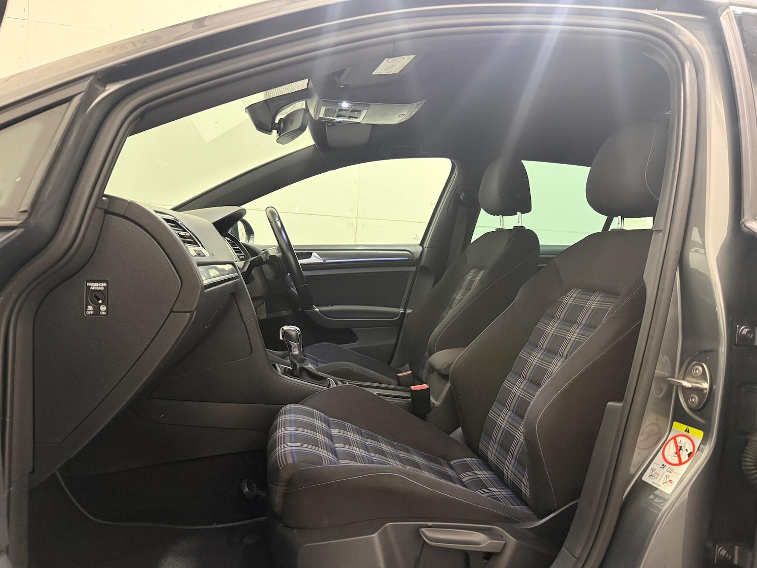 Used Volkswagen Golf 2017 for sale - 76538569: Photo 33