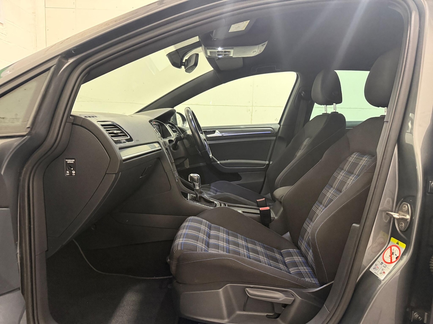 Used Volkswagen Golf 2017 for sale - 76538569: Photo 36