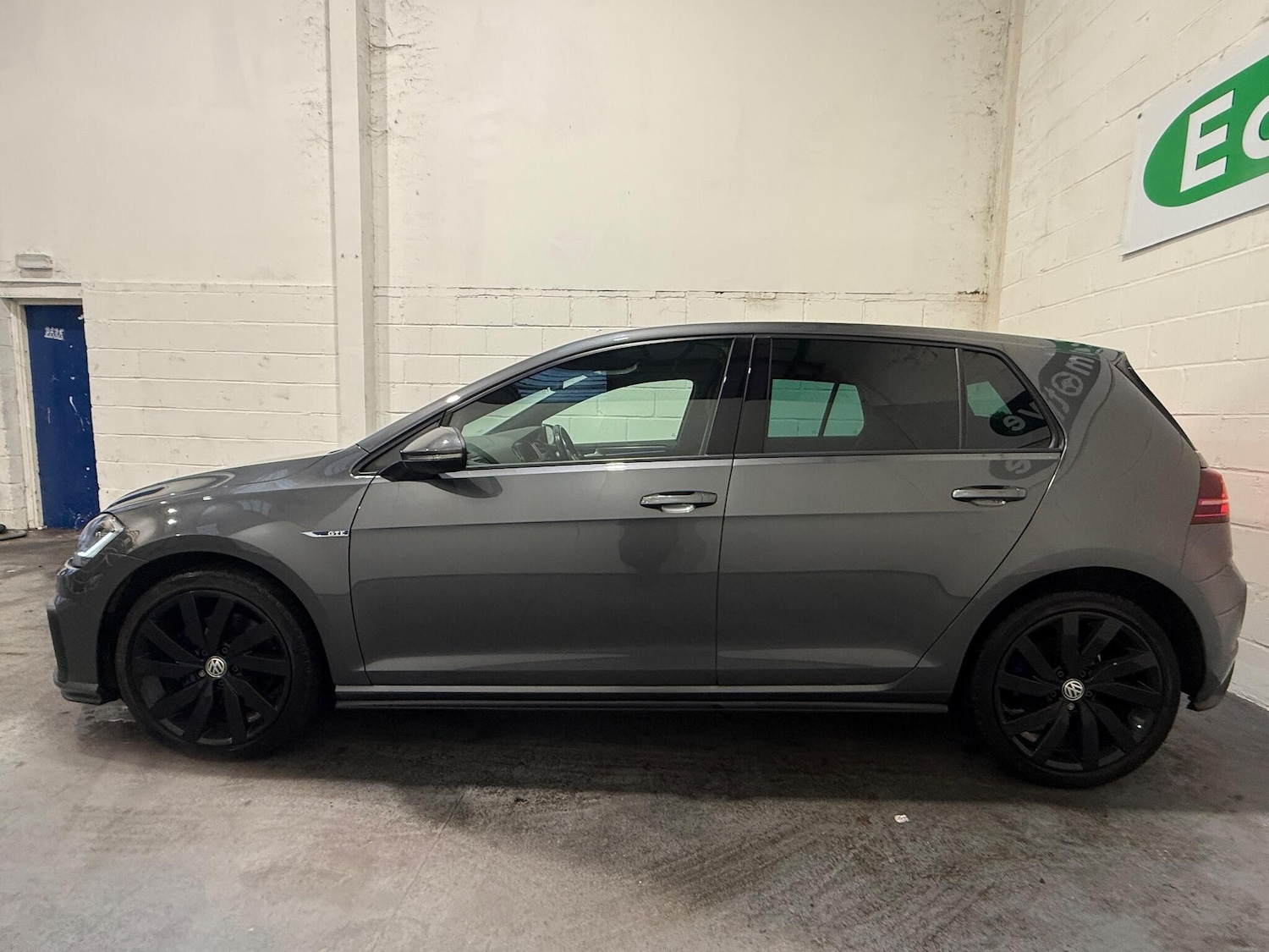 Used Volkswagen Golf 2017 for sale - 76538569: Photo 8