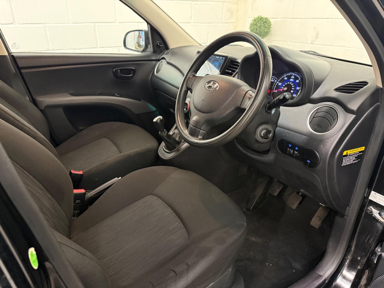 Used Hyundai i10 2013 for sale - 77799185: Photo 21