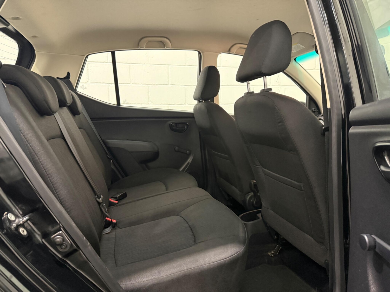 Used Hyundai i10 2013 for sale - 77799185: Photo 24