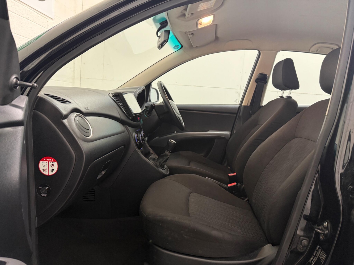 Used Hyundai i10 2013 for sale - 77799185: Photo 35