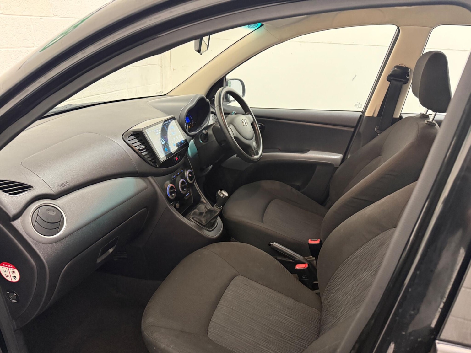 Used Hyundai i10 2013 for sale - 77799185: Photo 38