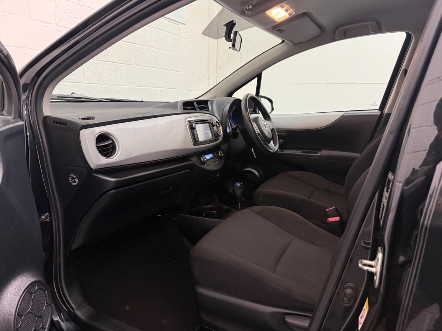 Used Toyota Yaris for sale - 77705444: Photo 36