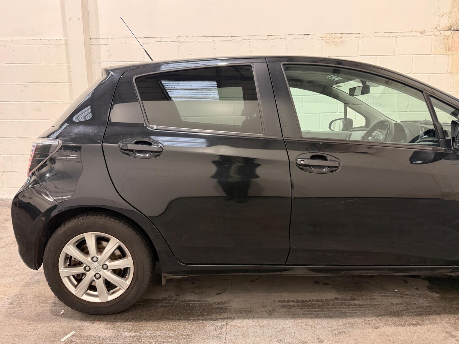 Used Toyota Yaris for sale - 77705444: Photo 9