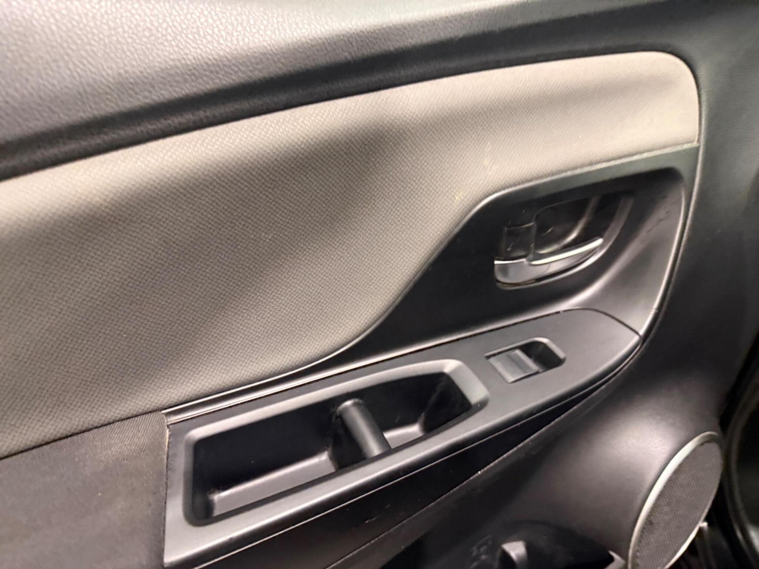 Used Toyota Yaris for sale - 77191163: Photo 32