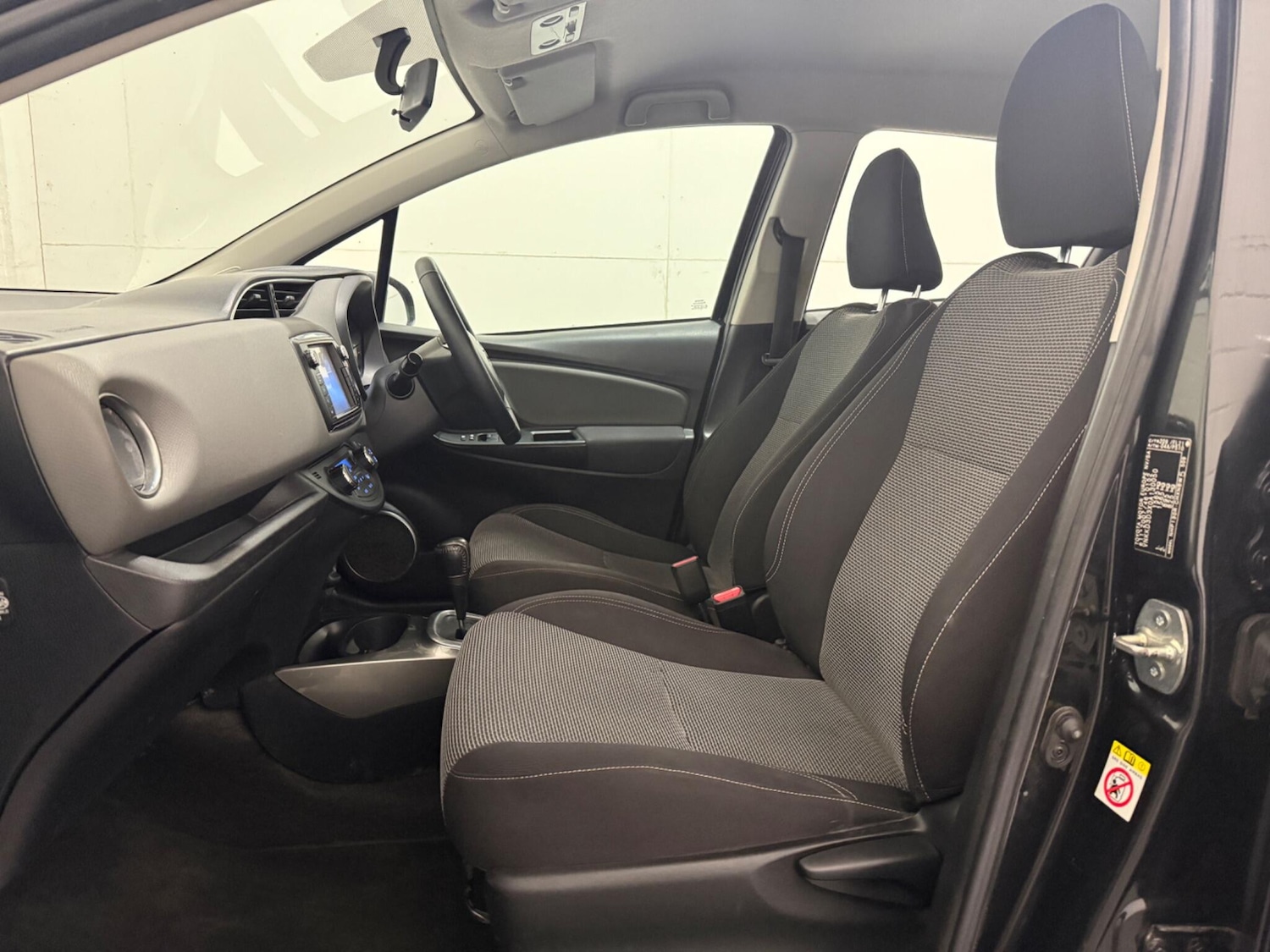 Used Toyota Yaris for sale - 77191163: Photo 36