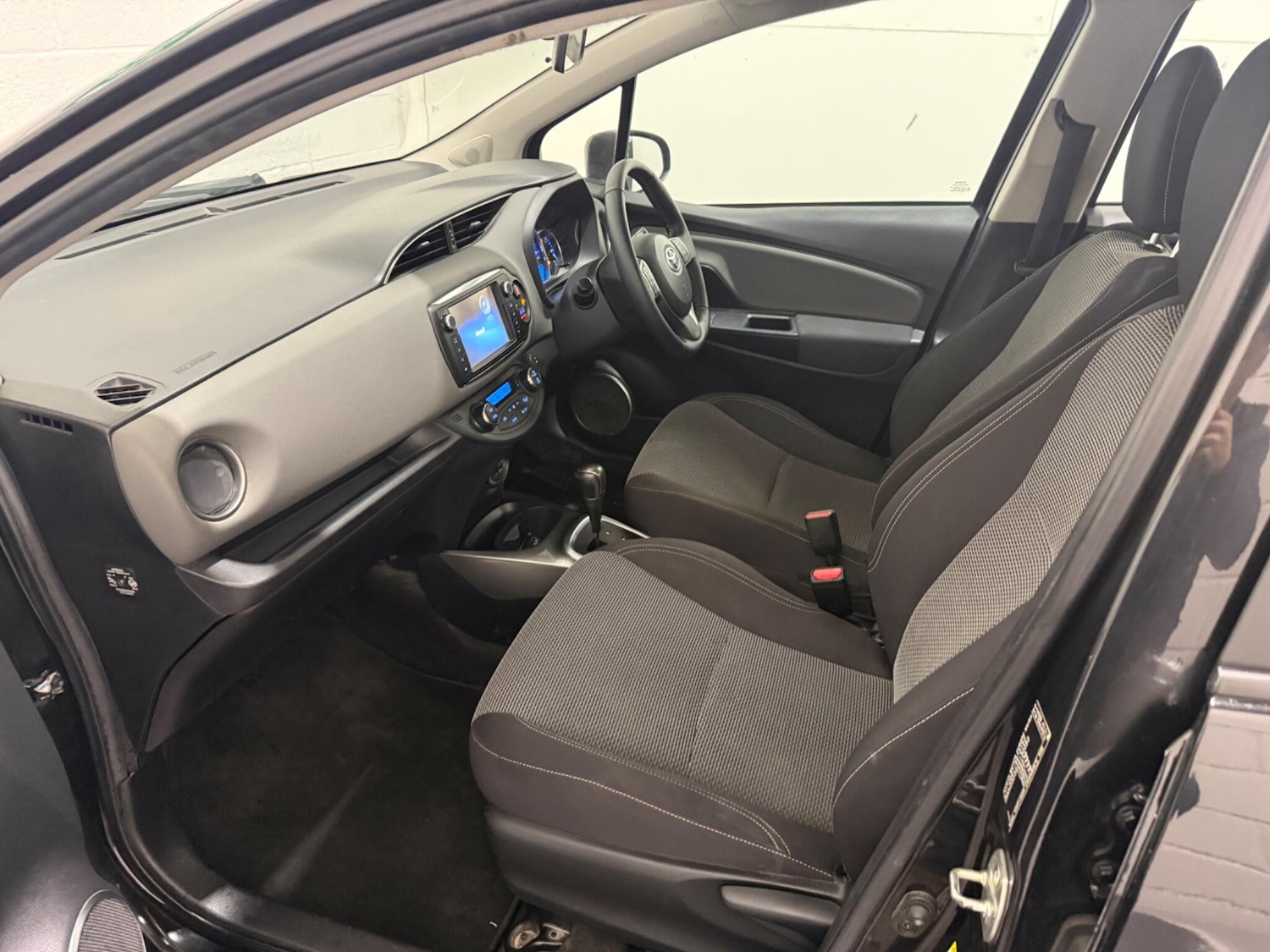 Used Toyota Yaris for sale - 77191163: Photo 38