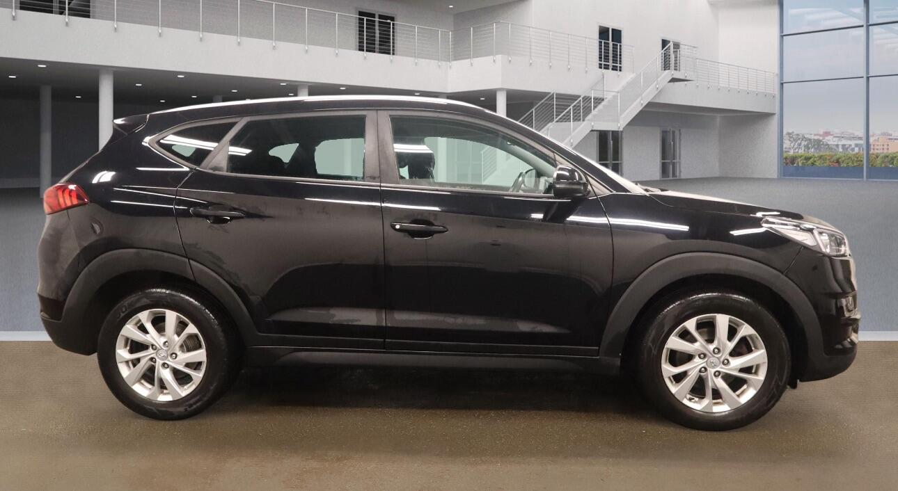 Used Hyundai TUCSON 2018 for sale - 76952348: Photo 3