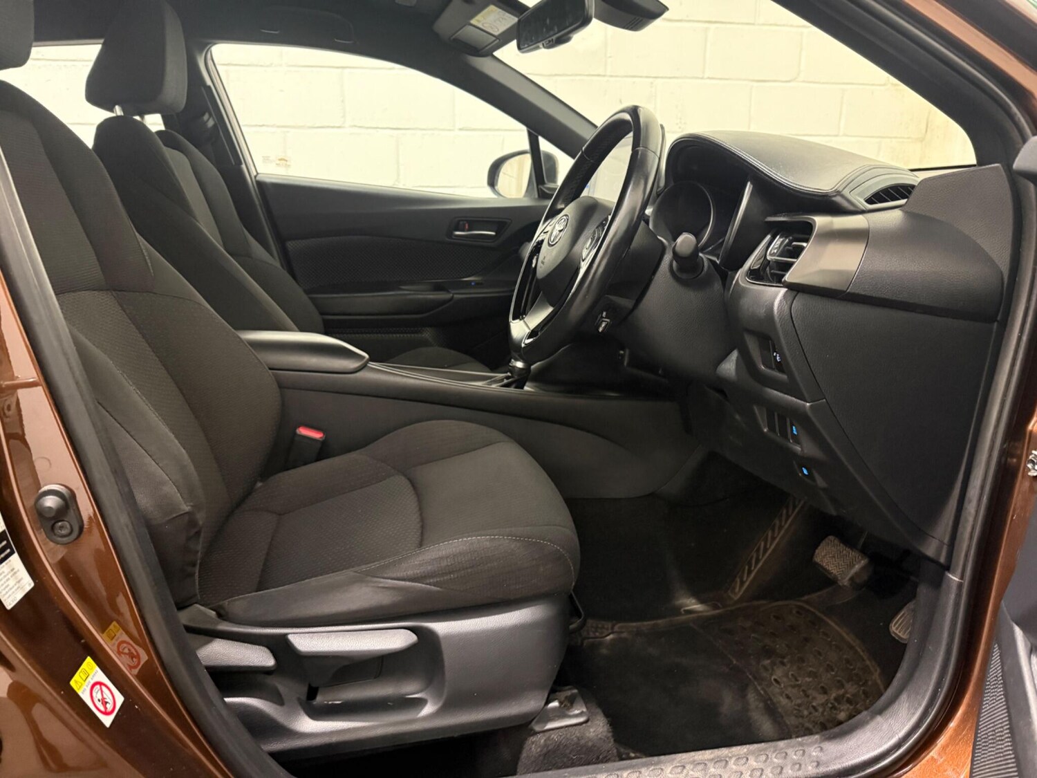 Used Toyota C-HR 2018 for sale - 77478871: Photo 18