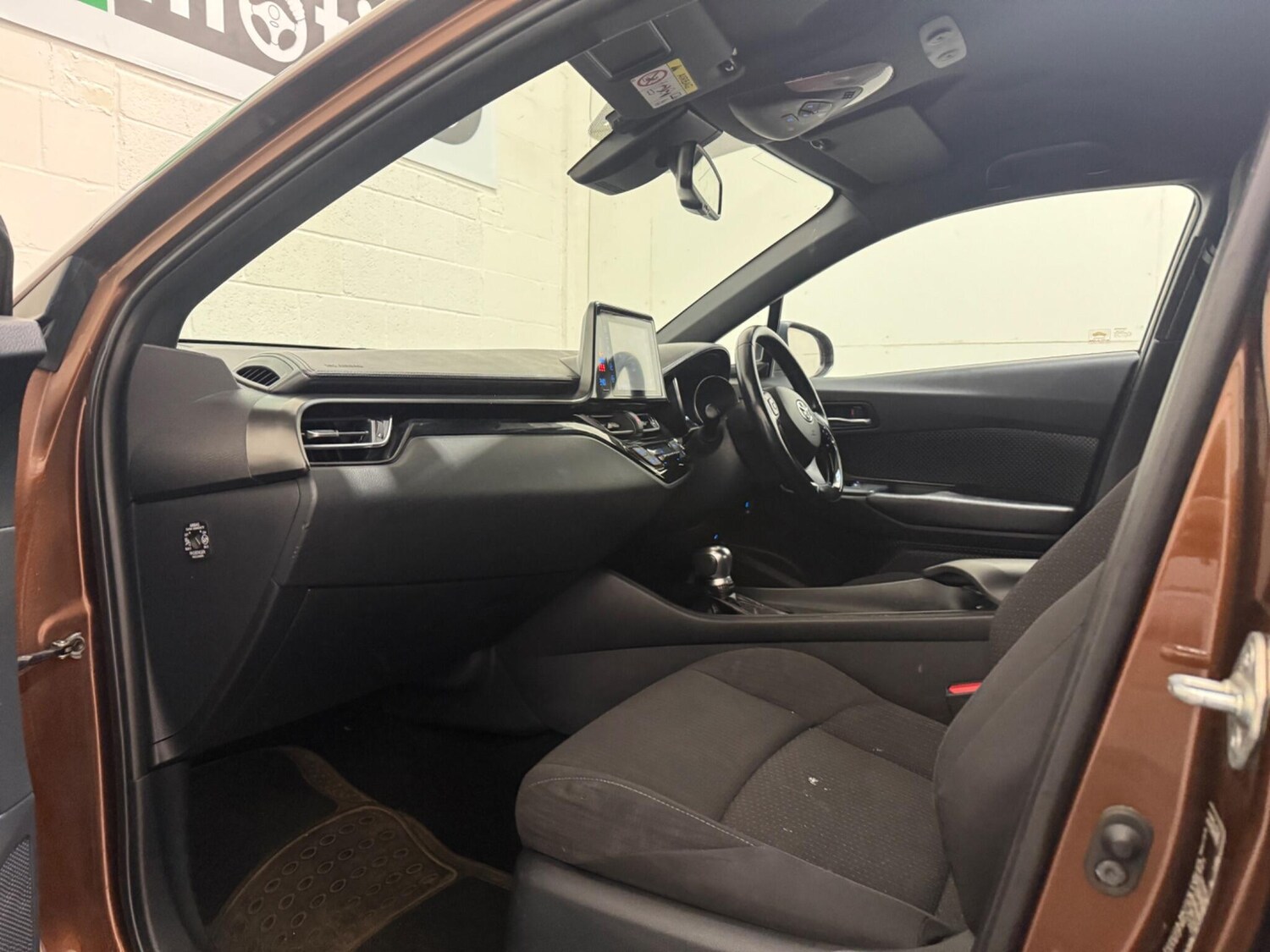 Used Toyota C-HR 2018 for sale - 77478871: Photo 40