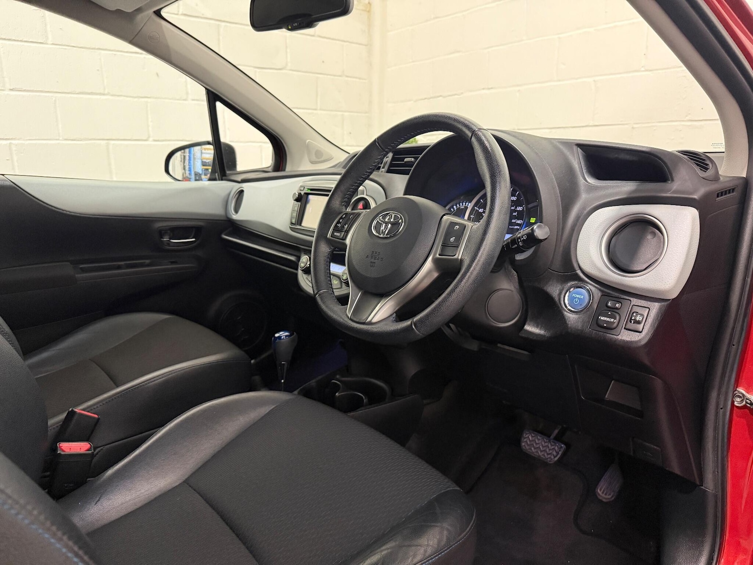 Used Toyota Yaris 2013 for sale - 76099028: Photo 21