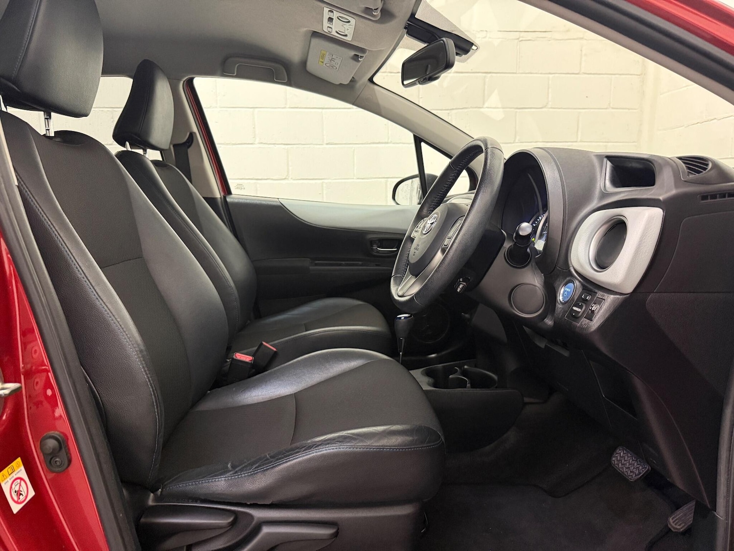 Used Toyota Yaris 2013 for sale - 76099028: Photo 25