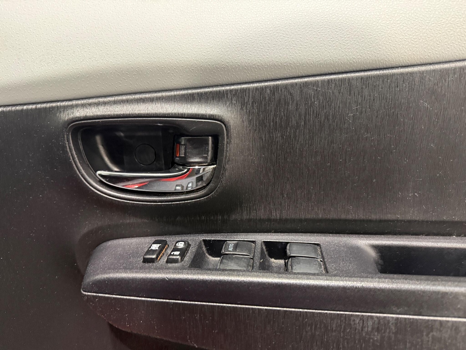 Used Toyota Yaris 2013 for sale - 76099028: Photo 27