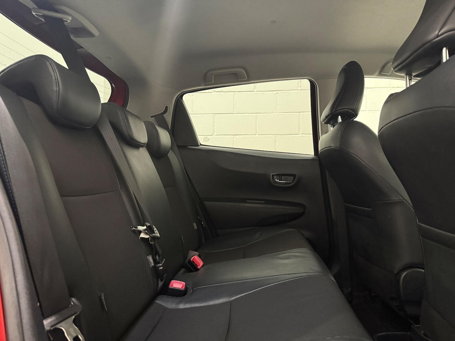 Used Toyota Yaris 2013 for sale - 76099028: Photo 30