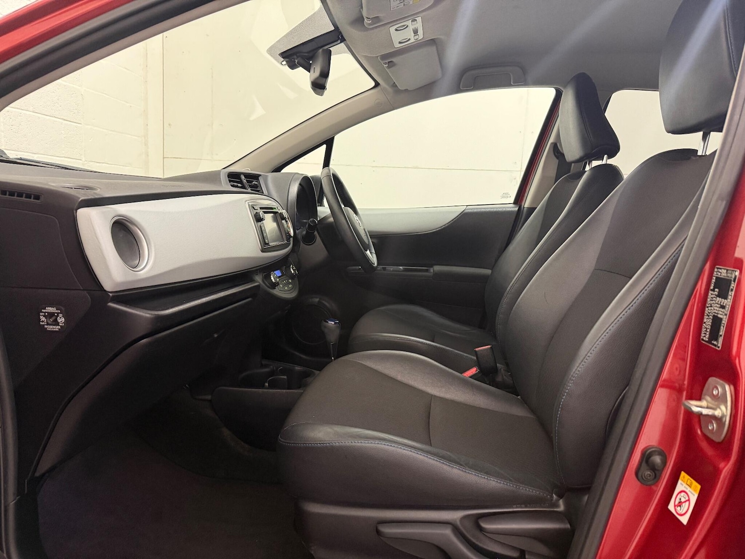 Used Toyota Yaris 2013 for sale - 76099028: Photo 42