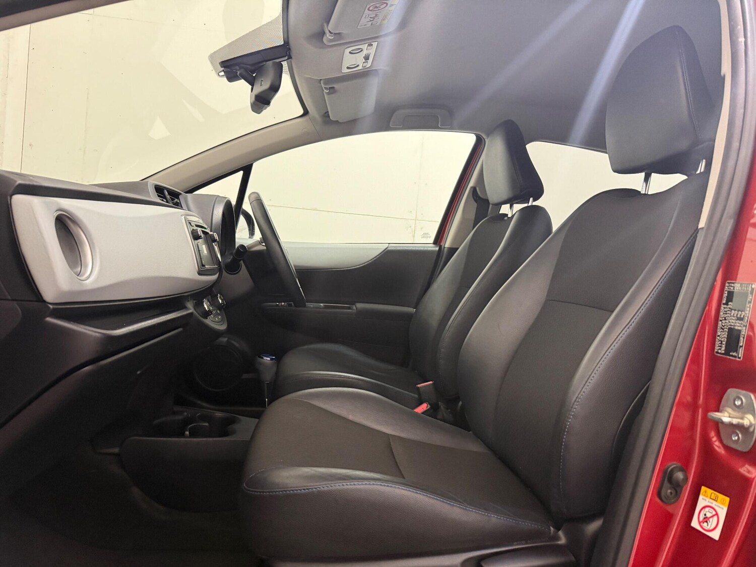 Used Toyota Yaris 2013 for sale - 76099028: Photo 43