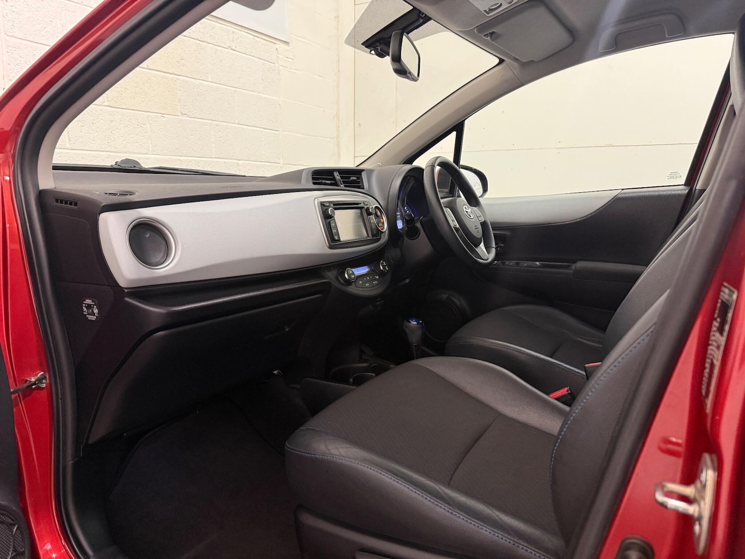 Used Toyota Yaris 2013 for sale - 76099028: Photo 44