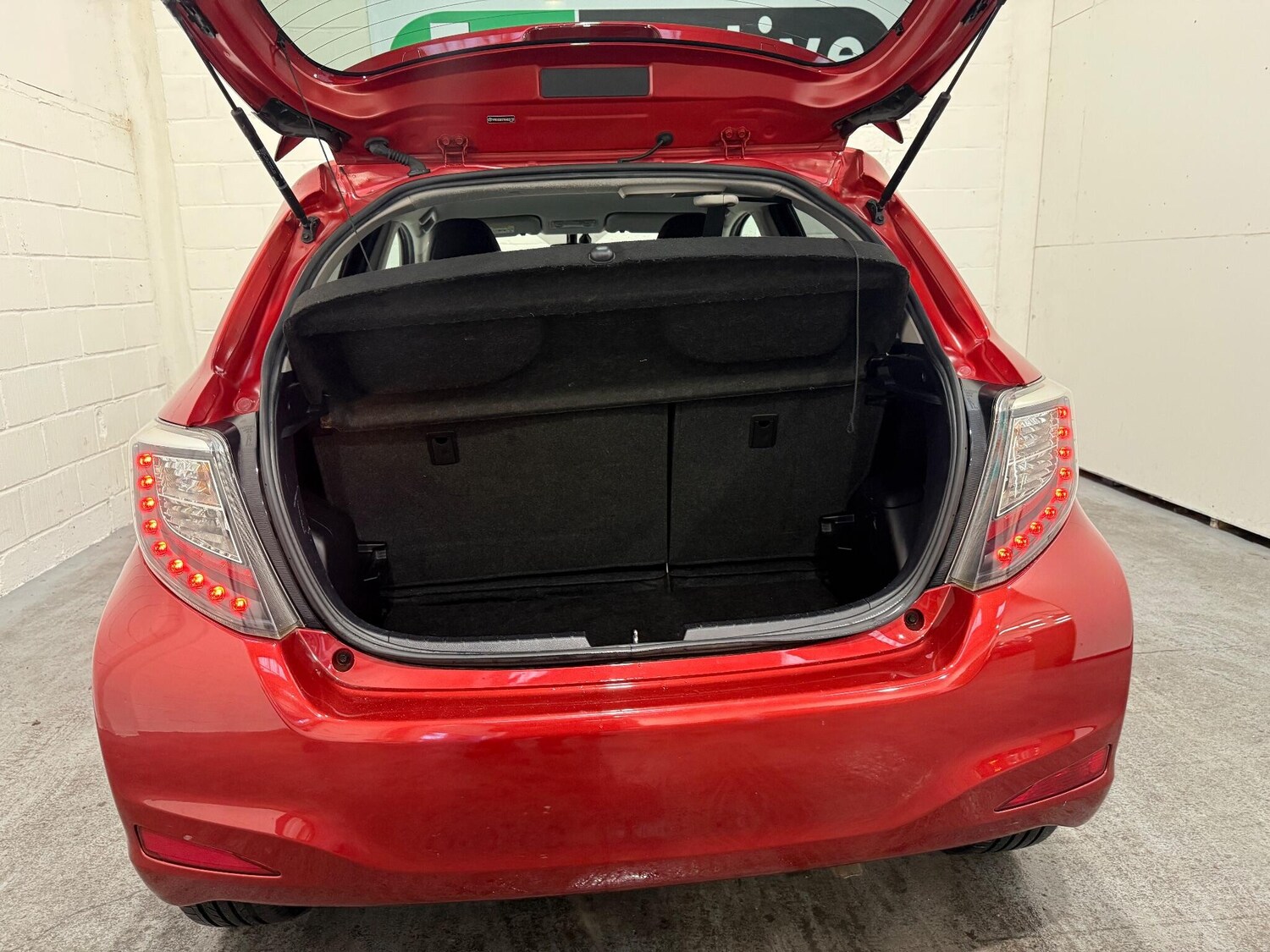 Used Toyota Yaris 2013 for sale - 76099028: Photo 45