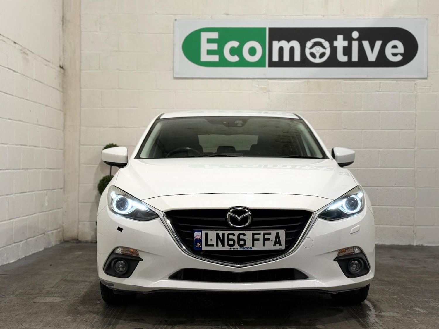 Used Mazda Mazda3 2016 for sale - 76759255: Photo 2