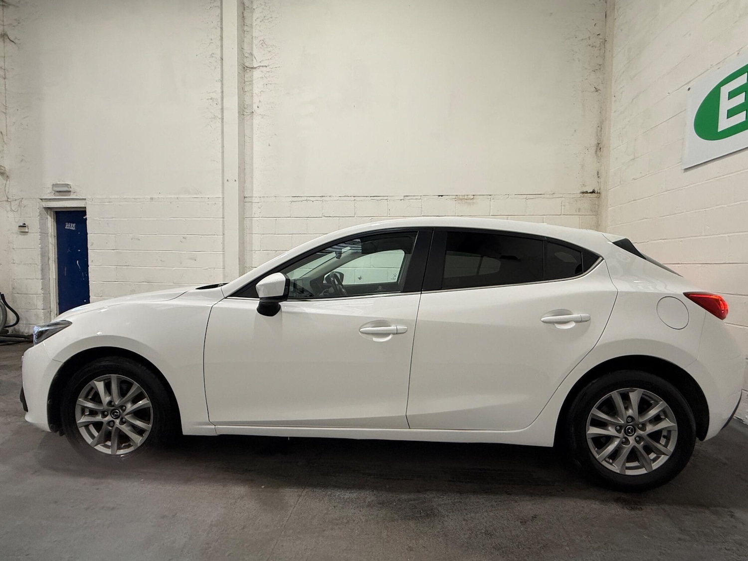 Used Mazda Mazda3 2016 for sale - 76759255: Photo 8