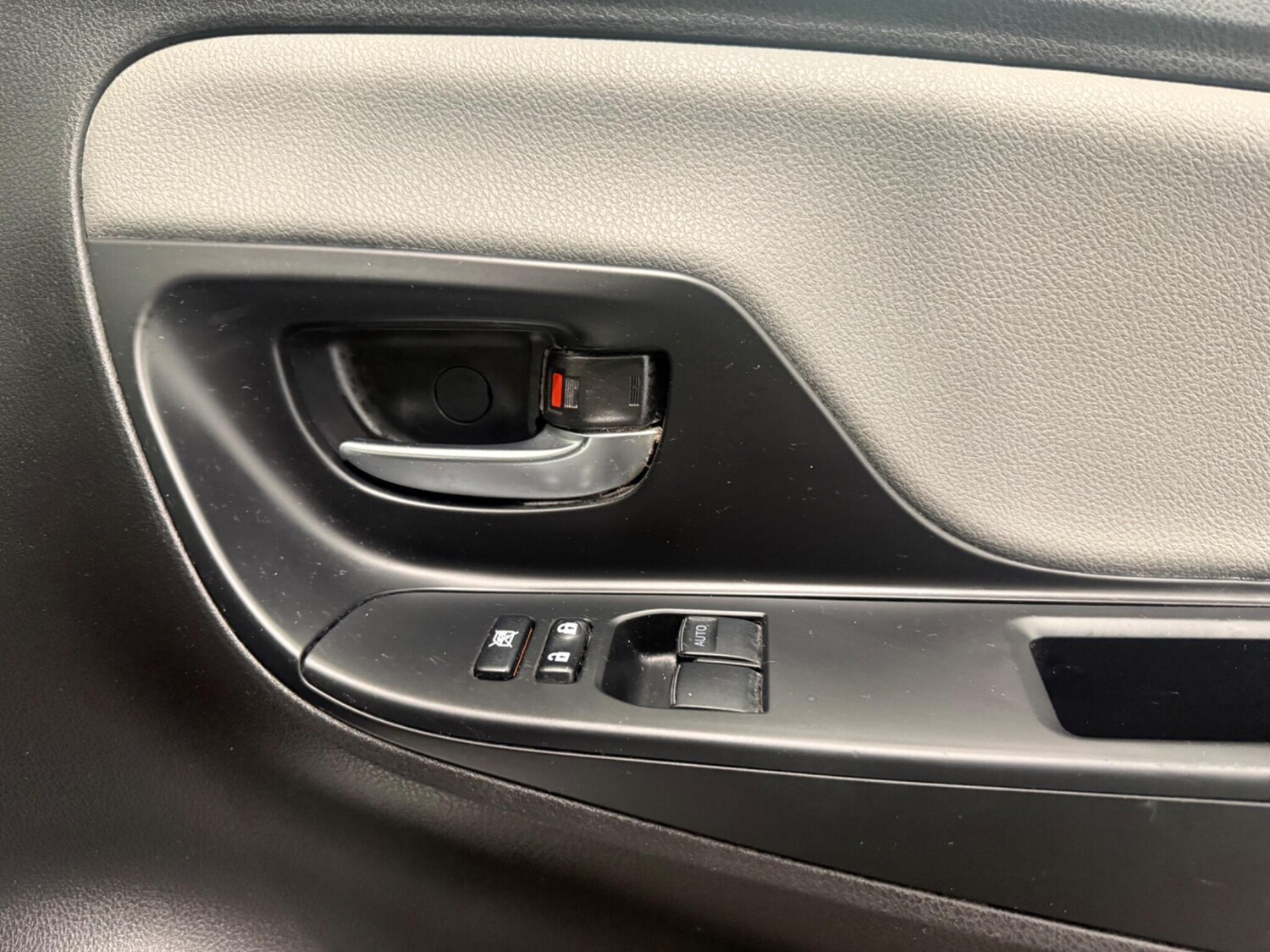 Used Toyota Yaris 2019 for sale - 77524493: Photo 27