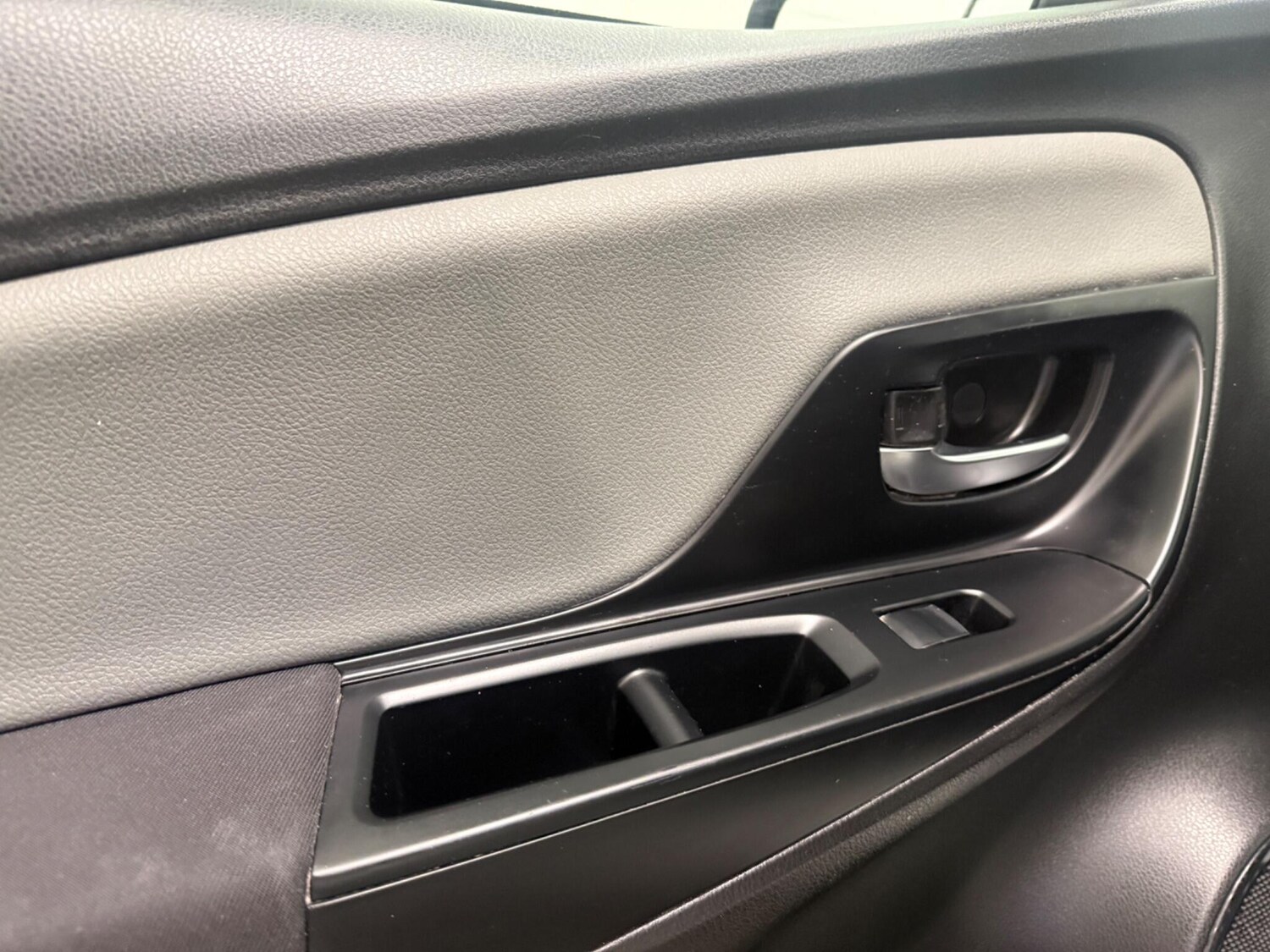 Used Toyota Yaris 2019 for sale - 77524493: Photo 32