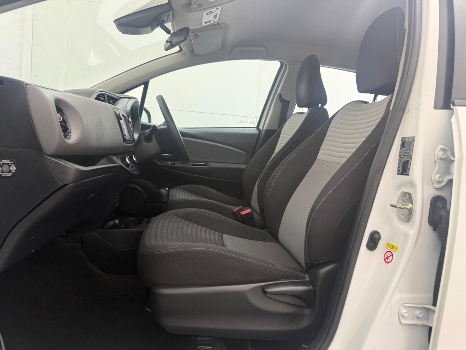 Used Toyota Yaris 2019 for sale - 77524493: Photo 36