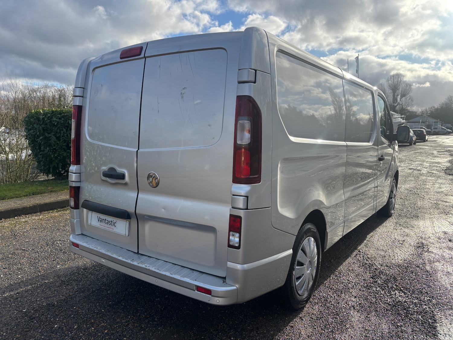Used Vauxhall Vivaro 2017 for sale - 77365402: Photo 13