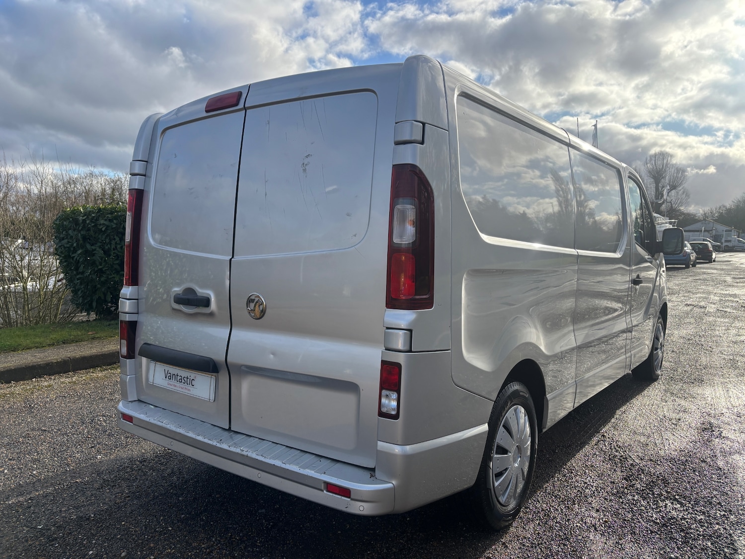 Used Vauxhall Vivaro 2017 for sale - 77365402: Photo 5