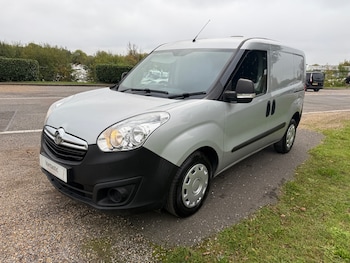 Used Vauxhall Combo 2017 for sale - 76290574: Photo 2