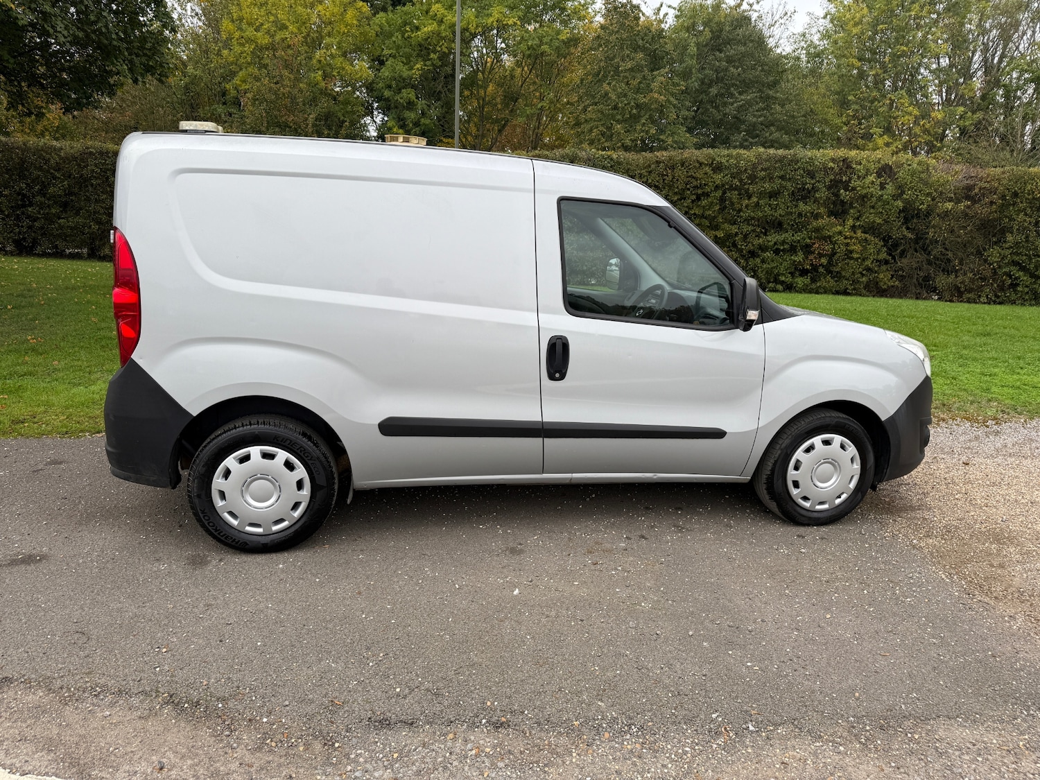 Used Vauxhall Combo 2017 for sale - 76290574: Photo 4
