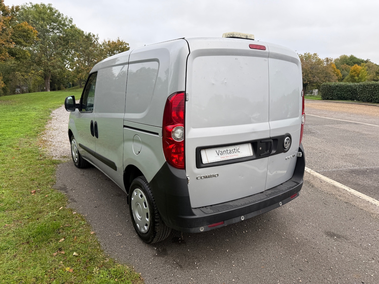 Used Vauxhall Combo 2017 for sale - 76290574: Photo 9