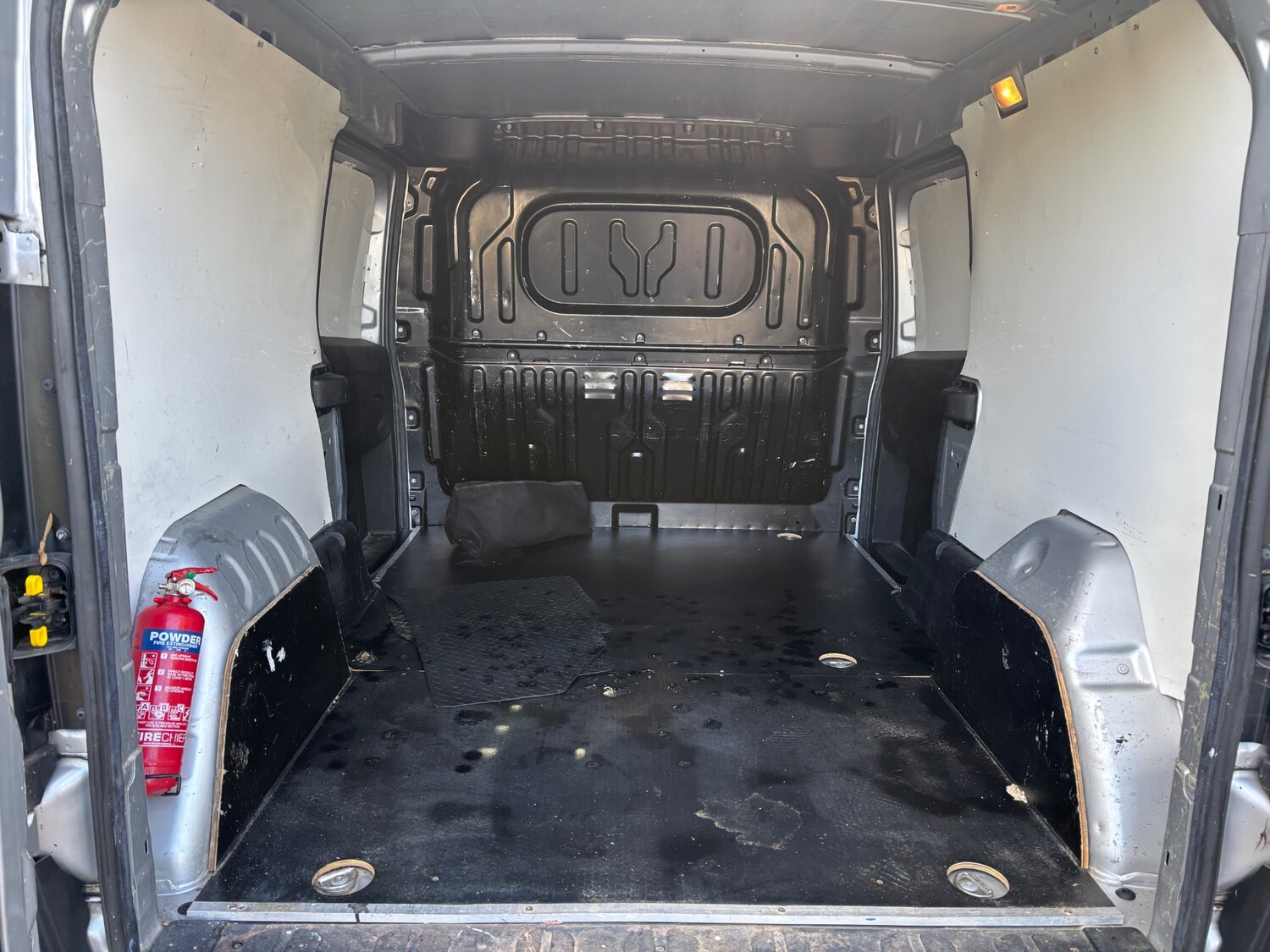 Used Vauxhall Combo 2018 for sale - 77365481: Photo 5