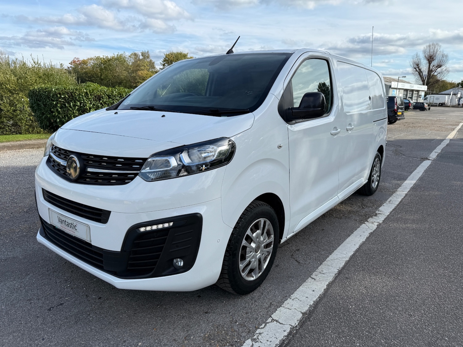 Used Vauxhall Vivaro 2020 for sale - 76218857: Photo 2