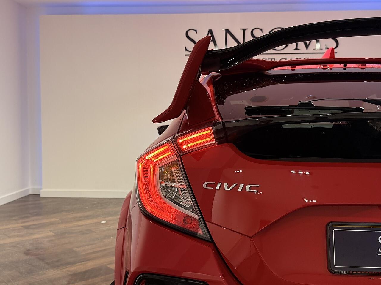 Used Honda Civic 2018 for sale - 77376300: Photo 10