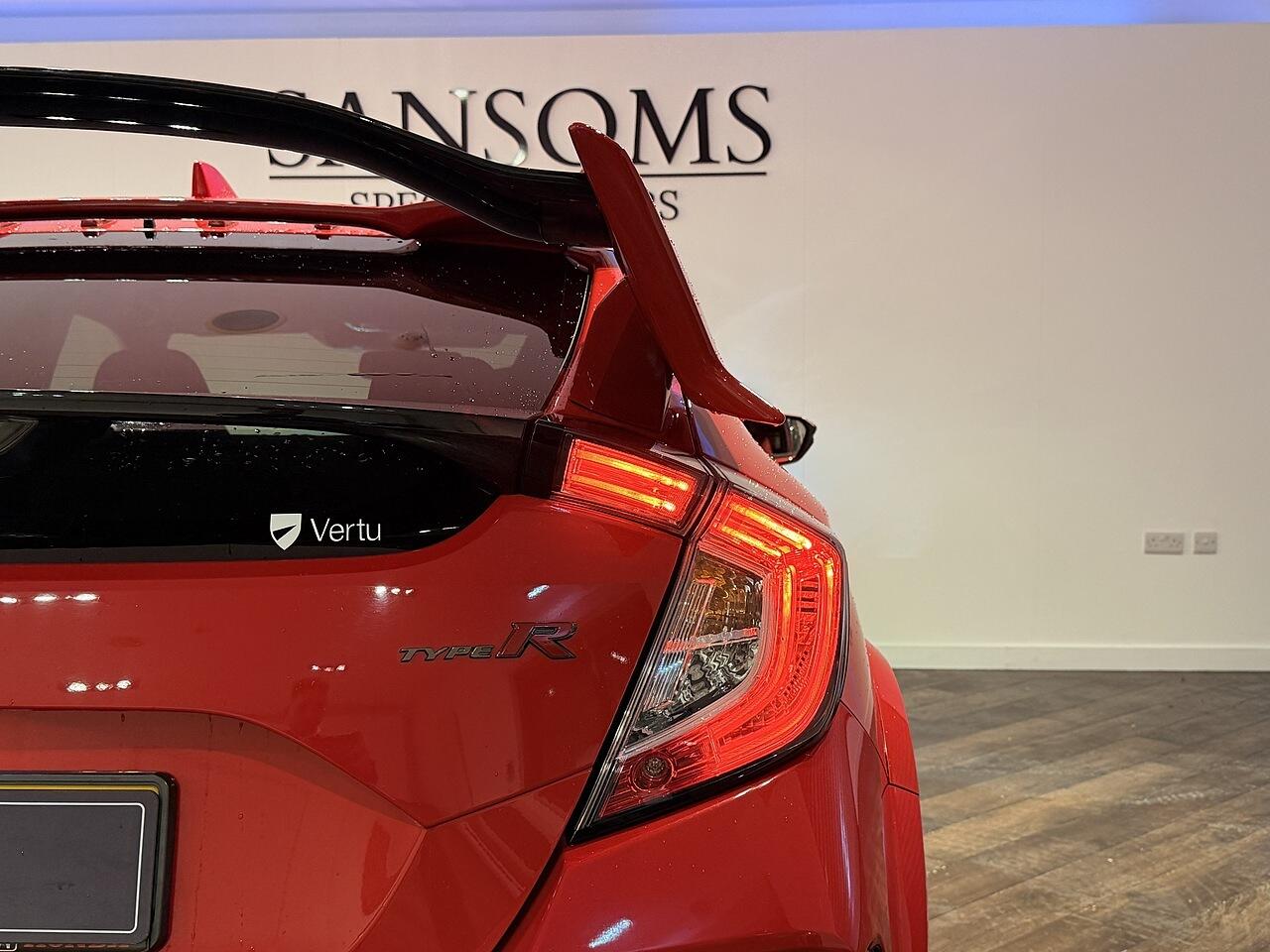 Used Honda Civic 2018 for sale - 77376300: Photo 11